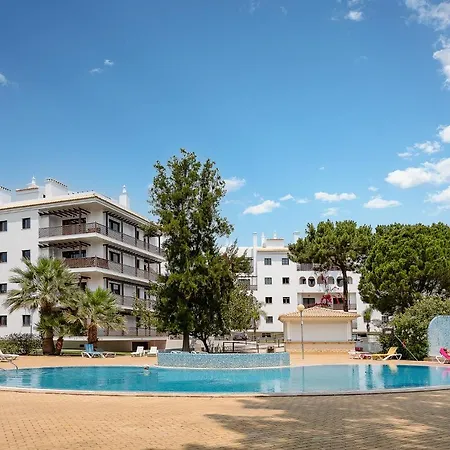 Elegance W/ Balcony & Pool By Lovelystay Albufeira